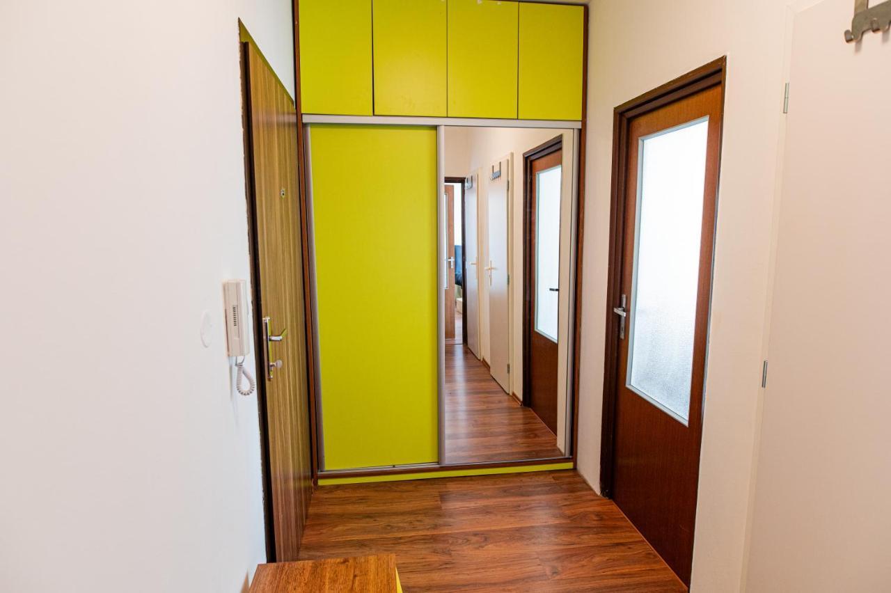 Room 1 Km From Center Bratislava Exterior foto
